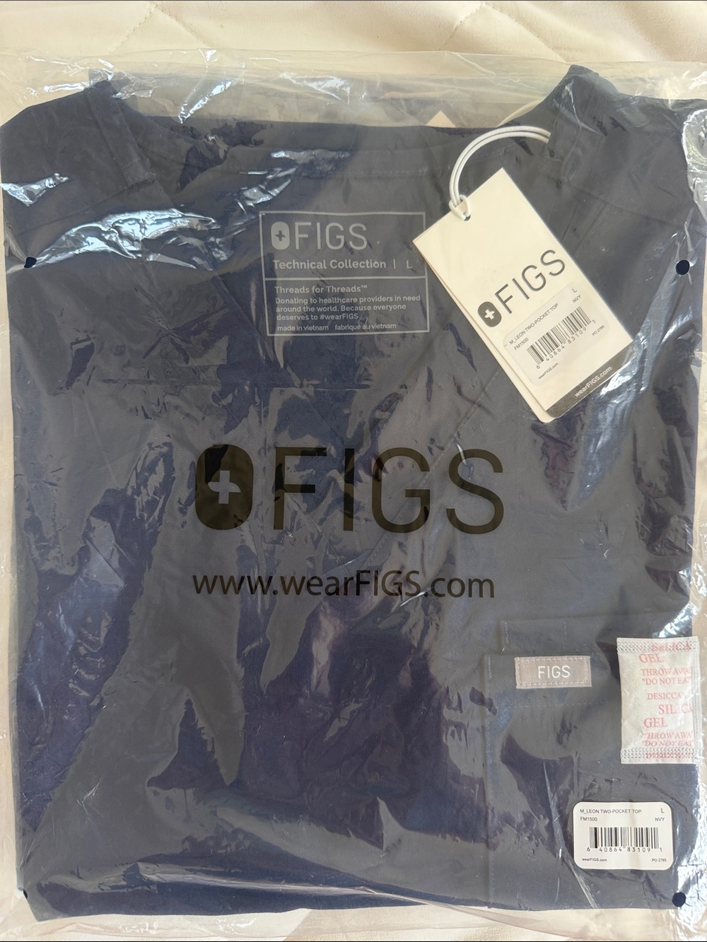 Figs Leon Two Pocket Scrub Top- Navy